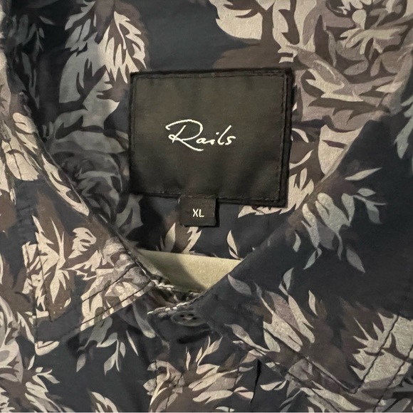 Rails XL Floral Short Sleeve Shirt - Picture 2 of 4